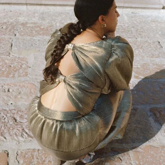 Loeffler Randall Dorit Puff Sleeve Pleated Bow Back Dress Metallic Gold 4 NWT - Picture 2 of 6